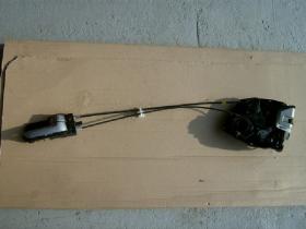 SUZUKI 82202-62J32-000 - CERRADURA PUERTA DELANTERA IZQ.