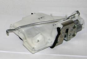 SUZUKI 82202-79J32-000 - CERRADURA PUERTA DEL. IZQ.