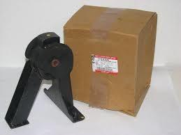 SUZUKI 11710-62J00-000 - SOPORTE TRASERO MOTOR