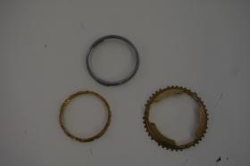 SUZUKI 24401-55LA0-000 - CONJUNTO ANILLOS 1 Y 2  MARCHA