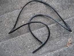 SUZUKI 84625-60B01-000 - MOLDURA LUNA TRASERA